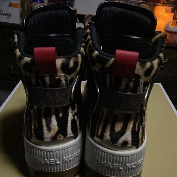 NIB Michael Kors Brooke Bootie - Picture 6 of 13